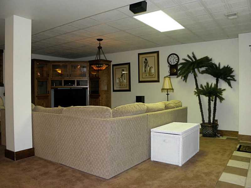 1422 Logan Road Gibsonia, PA 15044 - Photo 18 of 25 Family Room.