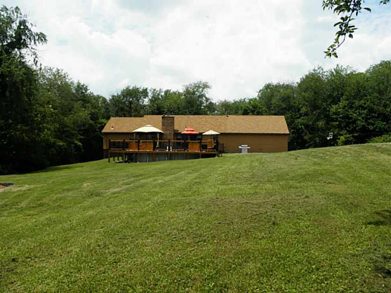 1422 Logan Road Gibsonia, PA 15044 - Photo 24 of 25 Exterior Back.