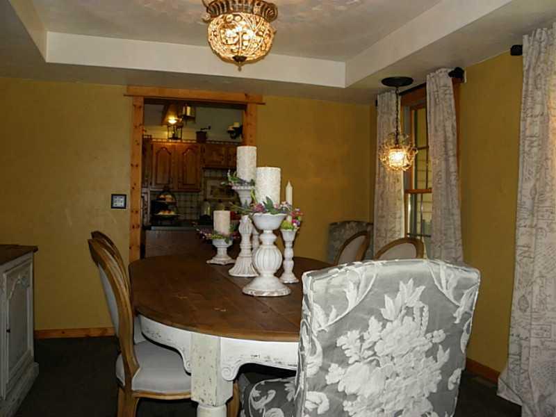 1422 Logan Road Gibsonia, PA 15044 - Photo 5 of 25 Dining Room.