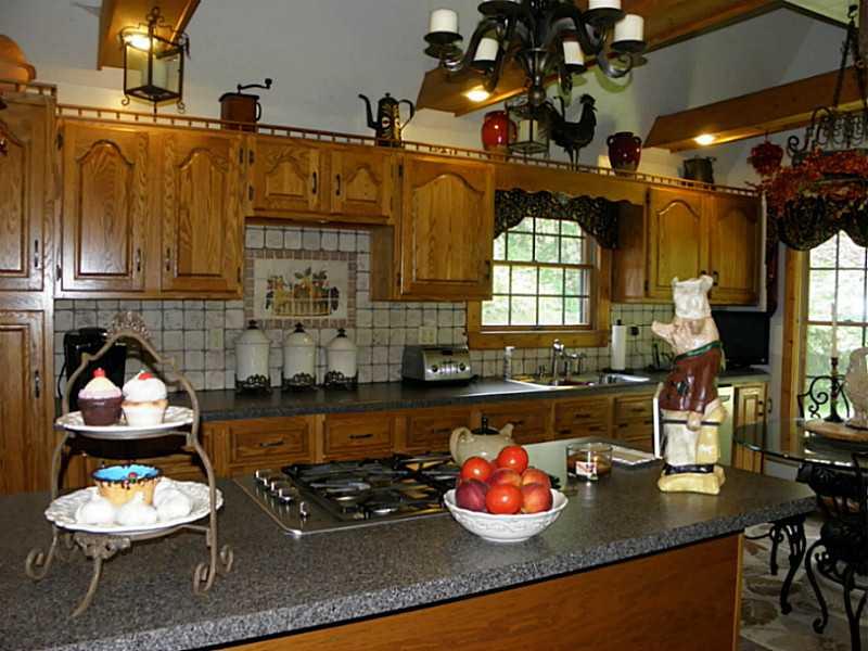 1422 Logan Road Gibsonia, PA 15044 - Photo 7 of 25 Kitchen.