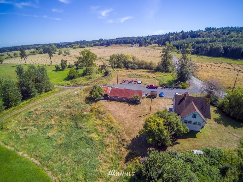 347 Newaukum Valley Road Chehalis, WA 98532 - Photo 3 of 25 a view of a city with lake view