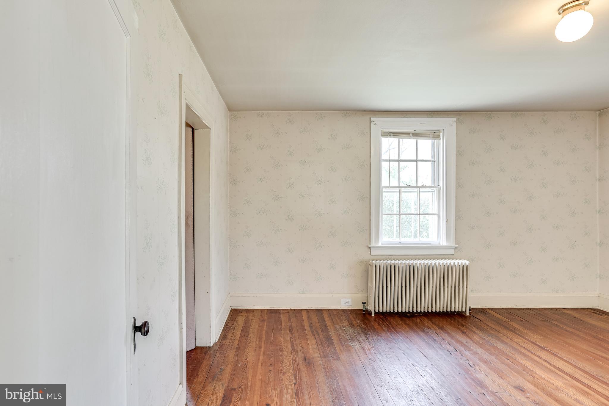 6828 Windsor Mill Road Baltimore, MD 21207 - Photo 31 of 43 Upper level