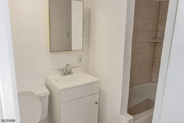 $3,600 | 400 Florence Avenue, Unit 1, Hillside, NJ 07205