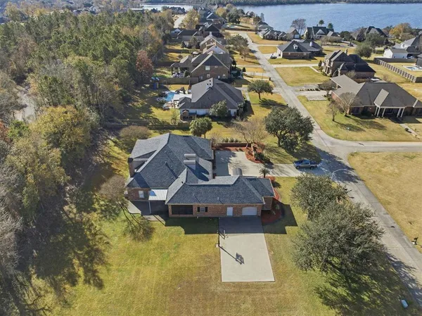 $599,000 | 4817 Riverview Lane, Lake Charles, LA 70605
