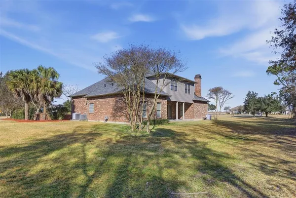 $599,000 | 4817 Riverview Lane, Lake Charles, LA 70605