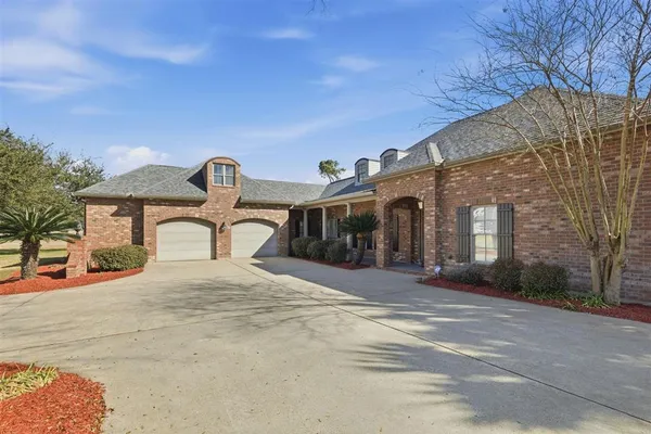 $599,000 | 4817 Riverview Lane, Lake Charles, LA 70605