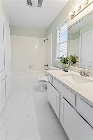 $1,900 | 1017 Weston Drive, Unit 1017, Garland, TX 75043