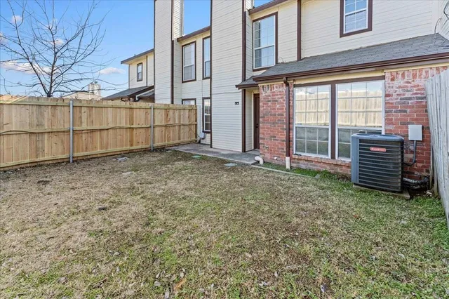 $1,900 | 1017 Weston Drive, Unit 1017, Garland, TX 75043