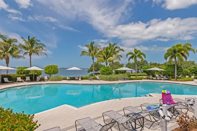 $5,000 | 340 Sapphire Lake Drive, Unit 101, Bradenton, FL 34209