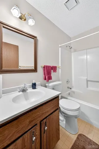 $315,000 | 2741 Penbrooke Lane, St. Charles, MO 63301