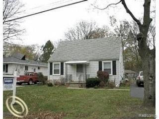 6412 Logan Road Waterford, MI 48329 - Photo 1 of 6 Front View.jpg