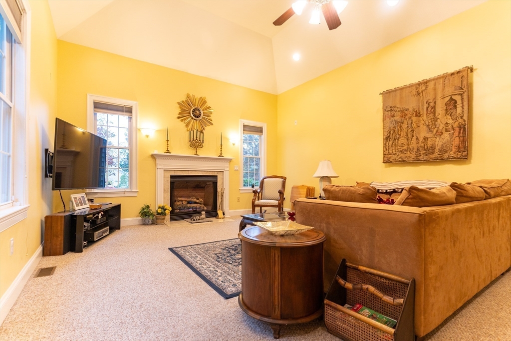 3 Nicole Road Mansfield, MA 02048 - Photo 9 of 37 Gallery Image 9