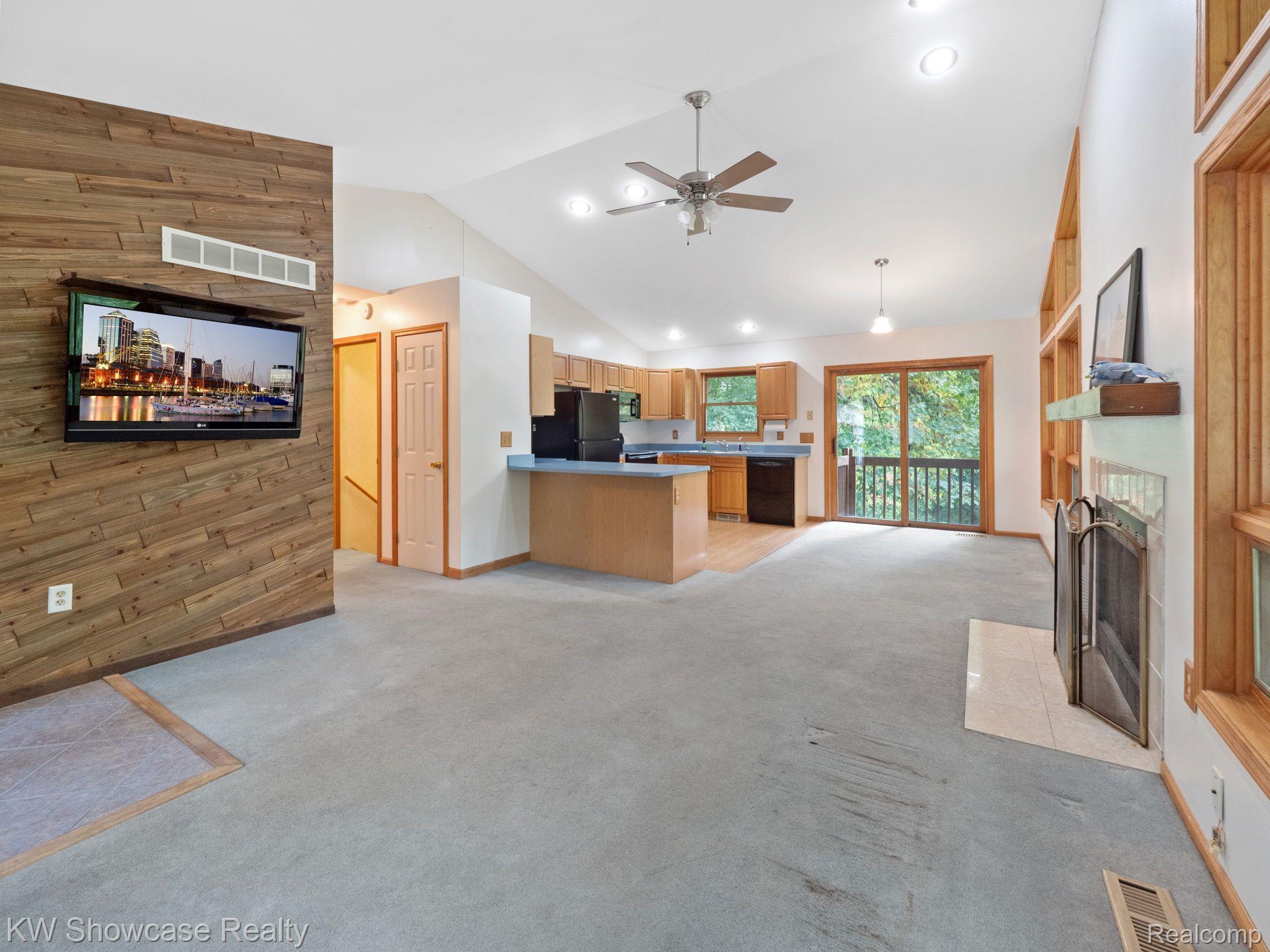 3196 Ridge Road White Lake, MI 48383 - Photo 14 of 30