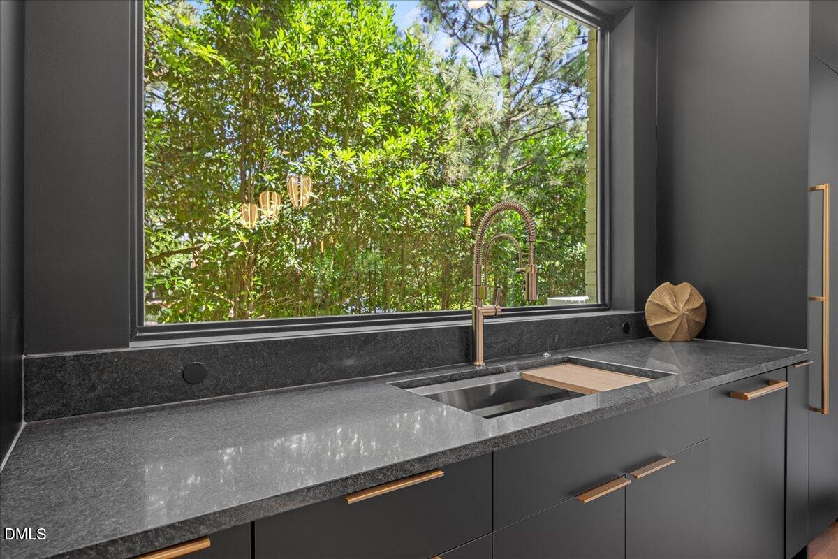 3300 Six Forks Road, Unit 102 Raleigh, NC 27609 - Photo 8 of 61 021-2A1A4813