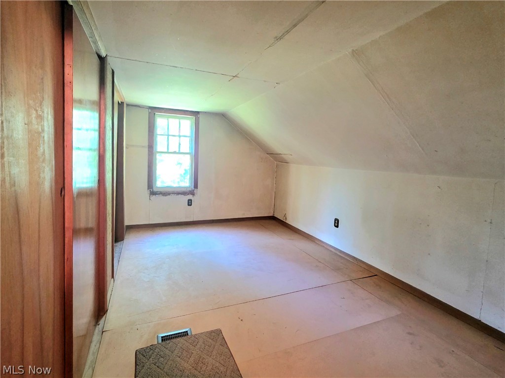 4141 Dunton Road Lorain, OH 44055 - Photo 17 of 32 2nd floor bedroom #1