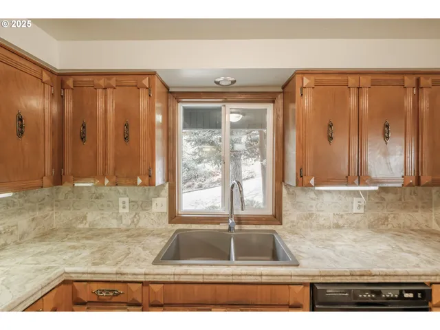 $545,000 | 1022 Pali Drive Northwest, Salem, OR 97304