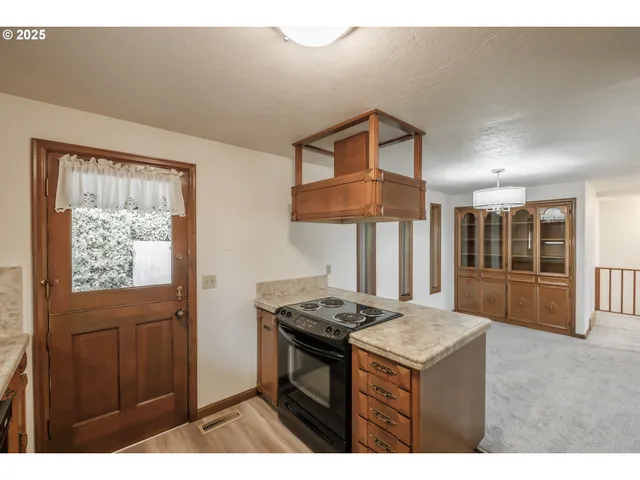 $545,000 | 1022 Pali Drive Northwest, Salem, OR 97304