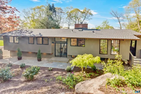 $1,975,000 | 5 Hemlock Drive, Essex, CT 06426