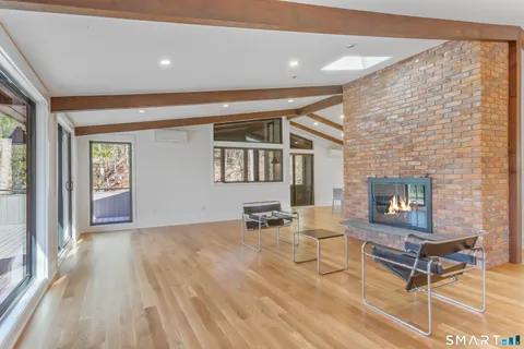 $1,975,000 | 5 Hemlock Drive, Essex, CT 06426