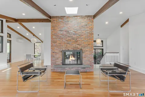 $1,975,000 | 5 Hemlock Drive, Essex, CT 06426