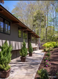 $1,975,000 | 5 Hemlock Drive, Essex, CT 06426
