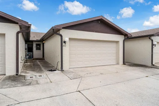 $279,900 | 2410 Hartridge Point Drive West, Winter Haven, FL 33881