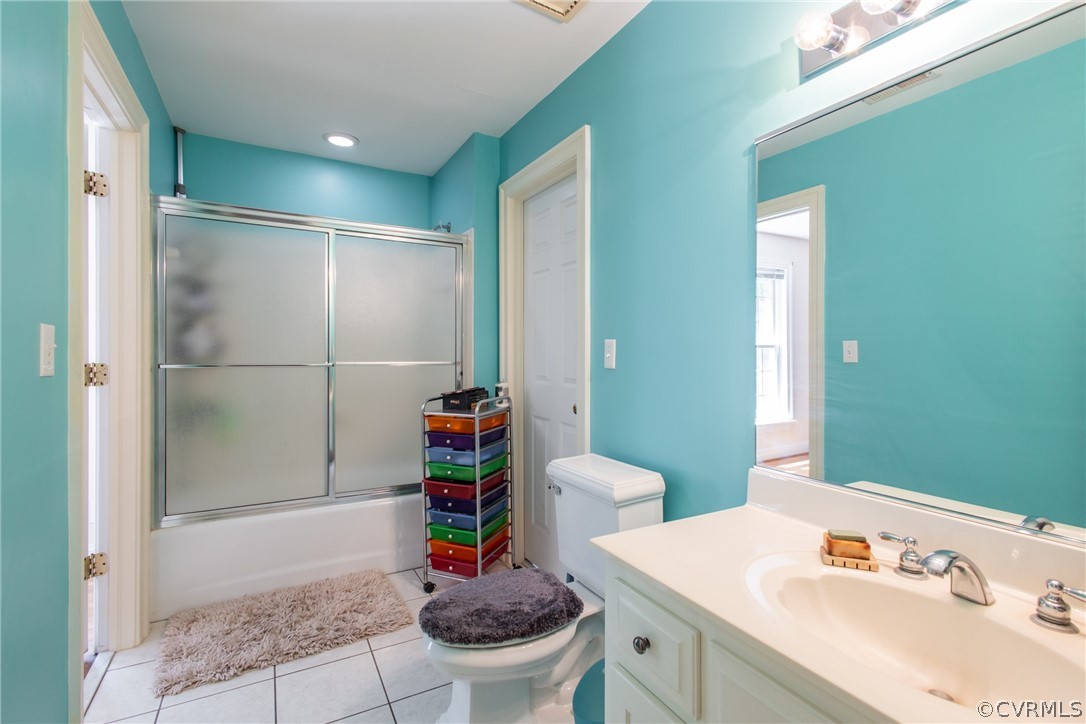 369 Hamlet Road Manakin-Sabot, VA 23103 - Photo 31 of 50 a bathroom with a sink toilet and shower