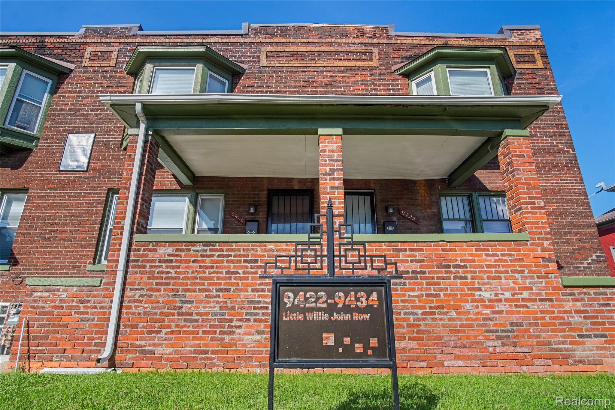 9426 John R Street Detroit, MI 48202 - Photo 2 of 17 Warren Commonwealth22 copy.jpg