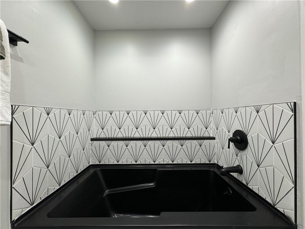 37 Kirklees Road Pittsford, NY 14534 - Photo 23 of 38