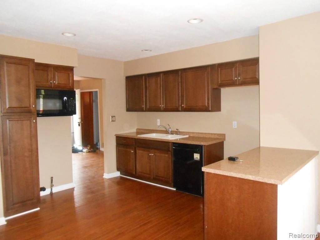 491 Alfred Road Ortonville, MI 48462 - Photo 3 of 22 DSCN3251.jpg