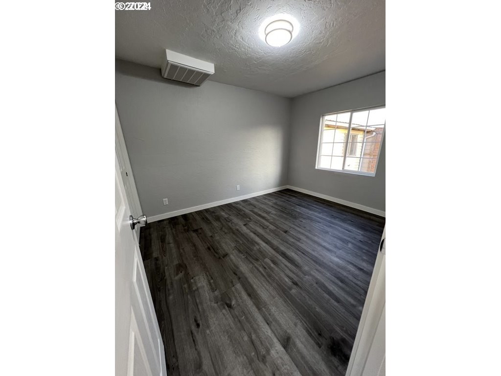 33112 Camas Swale Road Creswell, OR 97426 - Photo 7 of 15 Gallery Image 7