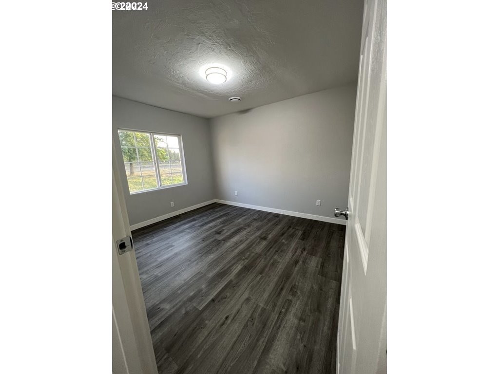 33112 Camas Swale Road Creswell, OR 97426 - Photo 8 of 15 Gallery Image 8