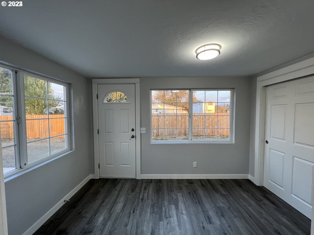 33112 Camas Swale Road Creswell, OR 97426 - Photo 9 of 15 Gallery Image 9