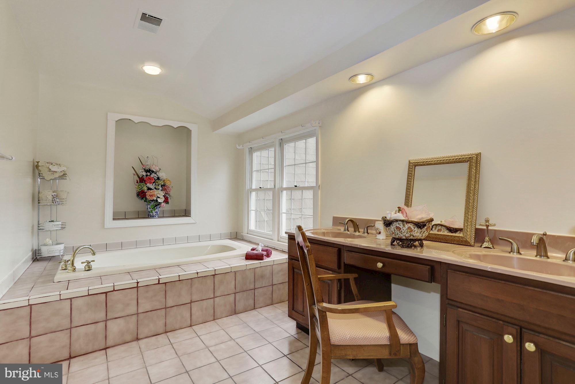 2001 Longmead Road Silver Spring, MD 20906 - Photo 18 of 30 Custom MBA w/ Jacuzzi & Double Vanities