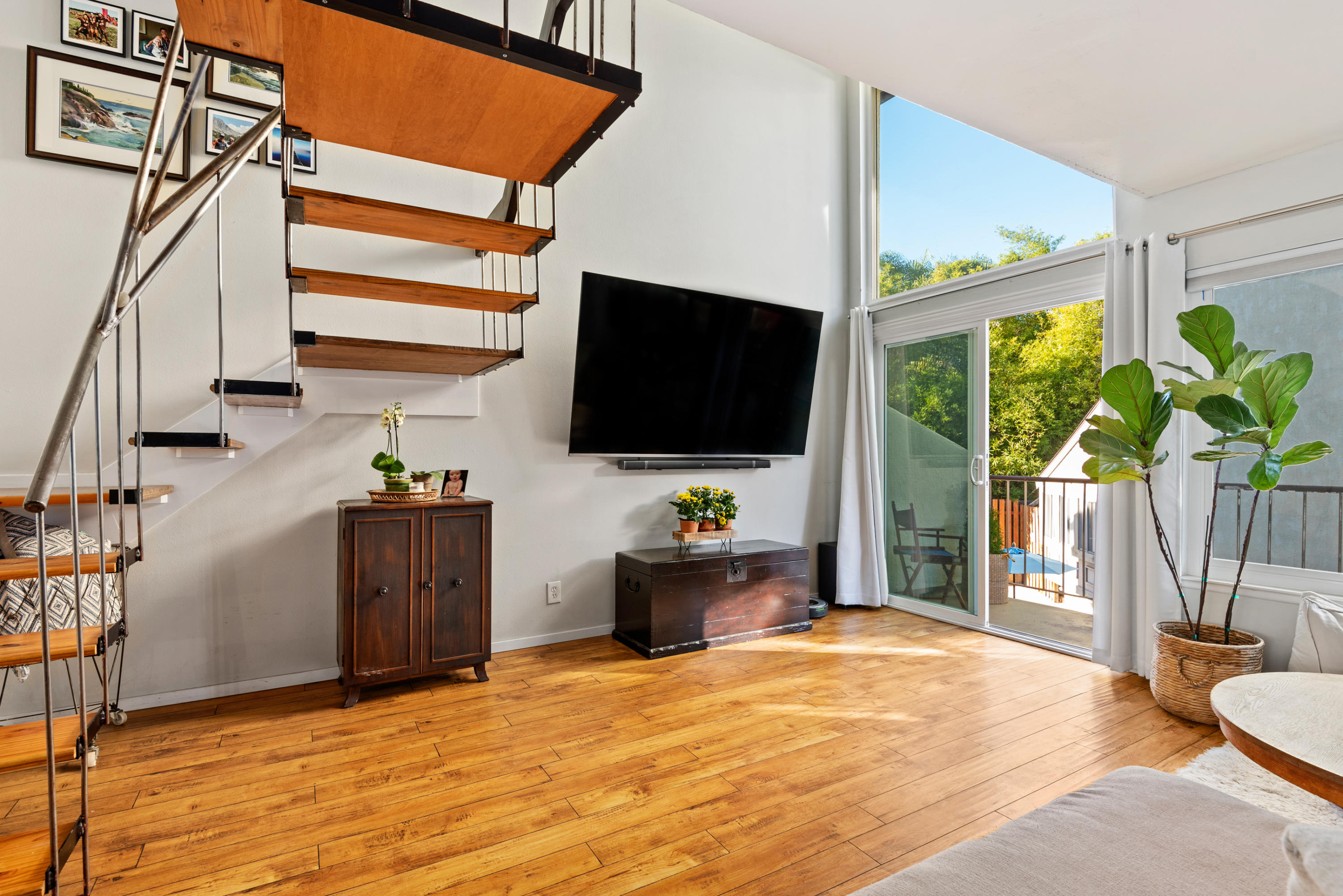 5455 8th Street, Unit 96 Carpinteria, CA 93013 - Photo 3 of 18 03 - Living Room