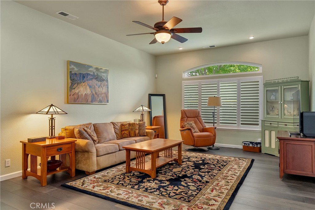 36 Phyllis Court Chico, CA 95928 - Photo 12 of 41 Living room