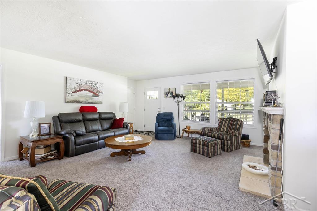 531 West Myrtle Road Sanford, MI 48657 - Photo 8 of 50