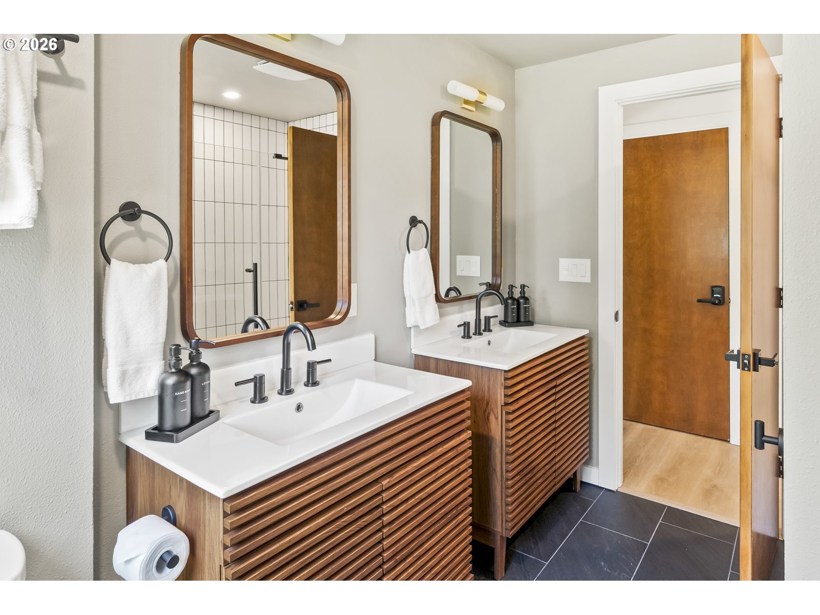 17340 Northeast Woodland Loop Road Yamhill, OR 97148 - Photo 22 of 46 Bathroom