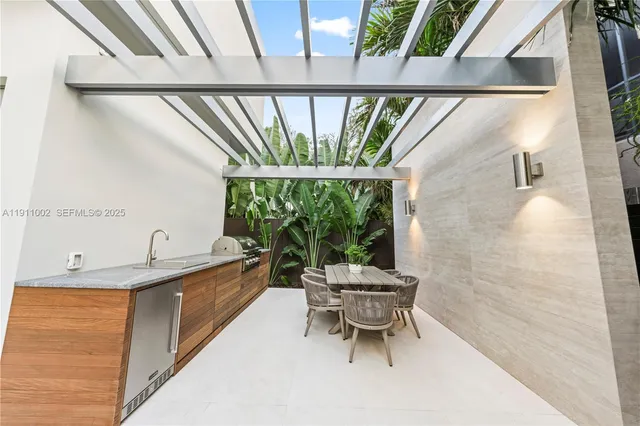 $6,500,000 | 3200 Calusa Street, Coconut Grove, FL 33133