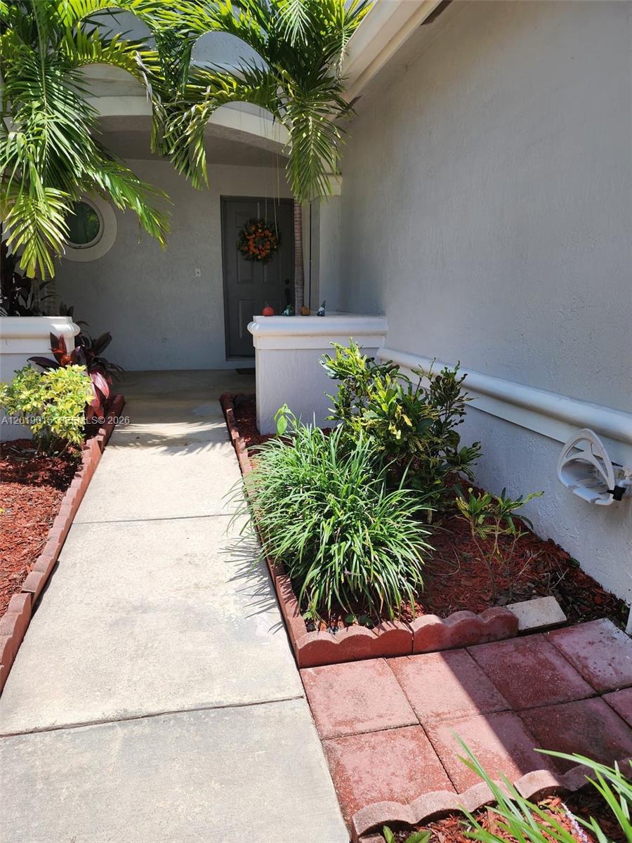 8014 Big Pine Way Riviera Beach, FL 33407 - Photo 2 of 24