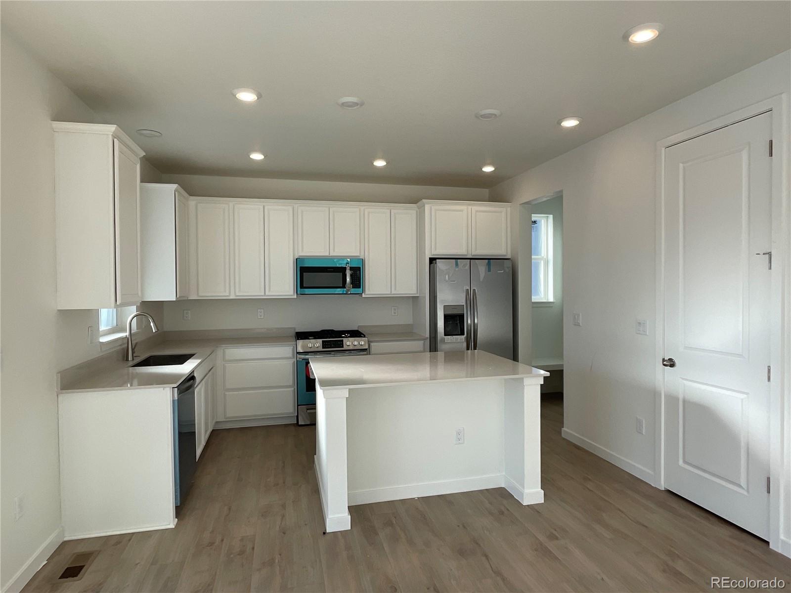 8276 Mount Harvard Road Littleton, CO 80125 - Photo 5 of 19 Gallery Image 5