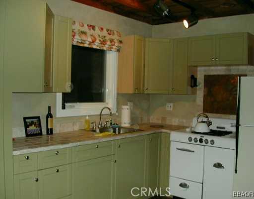 1124 Lakeview Drive Rimforest, CA 92378 - Photo 2 of 7 Gallery Image 2