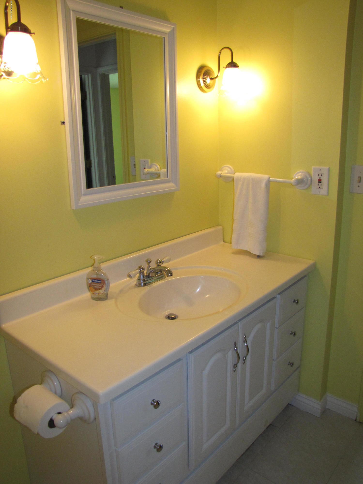 7300 Ridge Creek Road Louisville, KY 40291 - Photo 9 of 23 IMG_1752