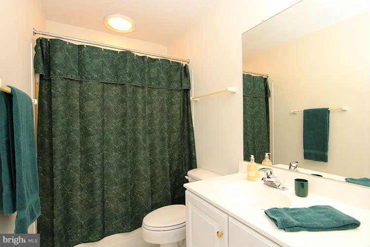 13926 Bromfield Road Germantown, MD 20874 - Photo 24 of 30 Bedroom