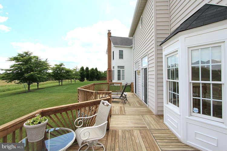 13926 Bromfield Road Germantown, MD 20874 - Photo 28 of 30 Exterior (Rear)