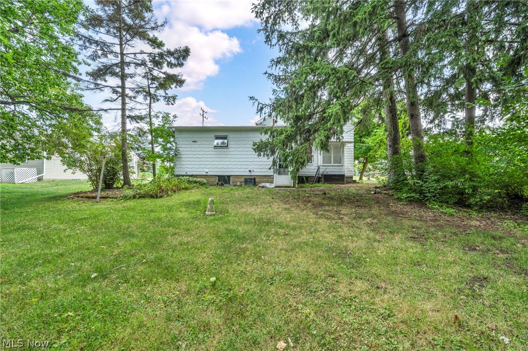 35470 Detroit Road Avon, OH 44011 - Photo 4 of 30 View of yard