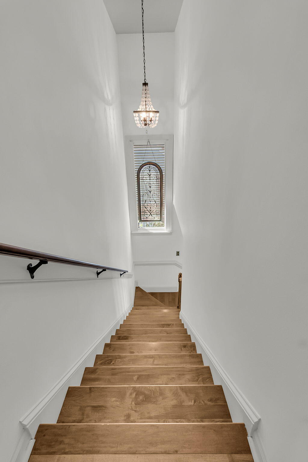 1050 Loyalist Lane Mount Pleasant, SC 29464 - Photo 11 of 31 CREM - 1050 Loyalist Lane-staircase