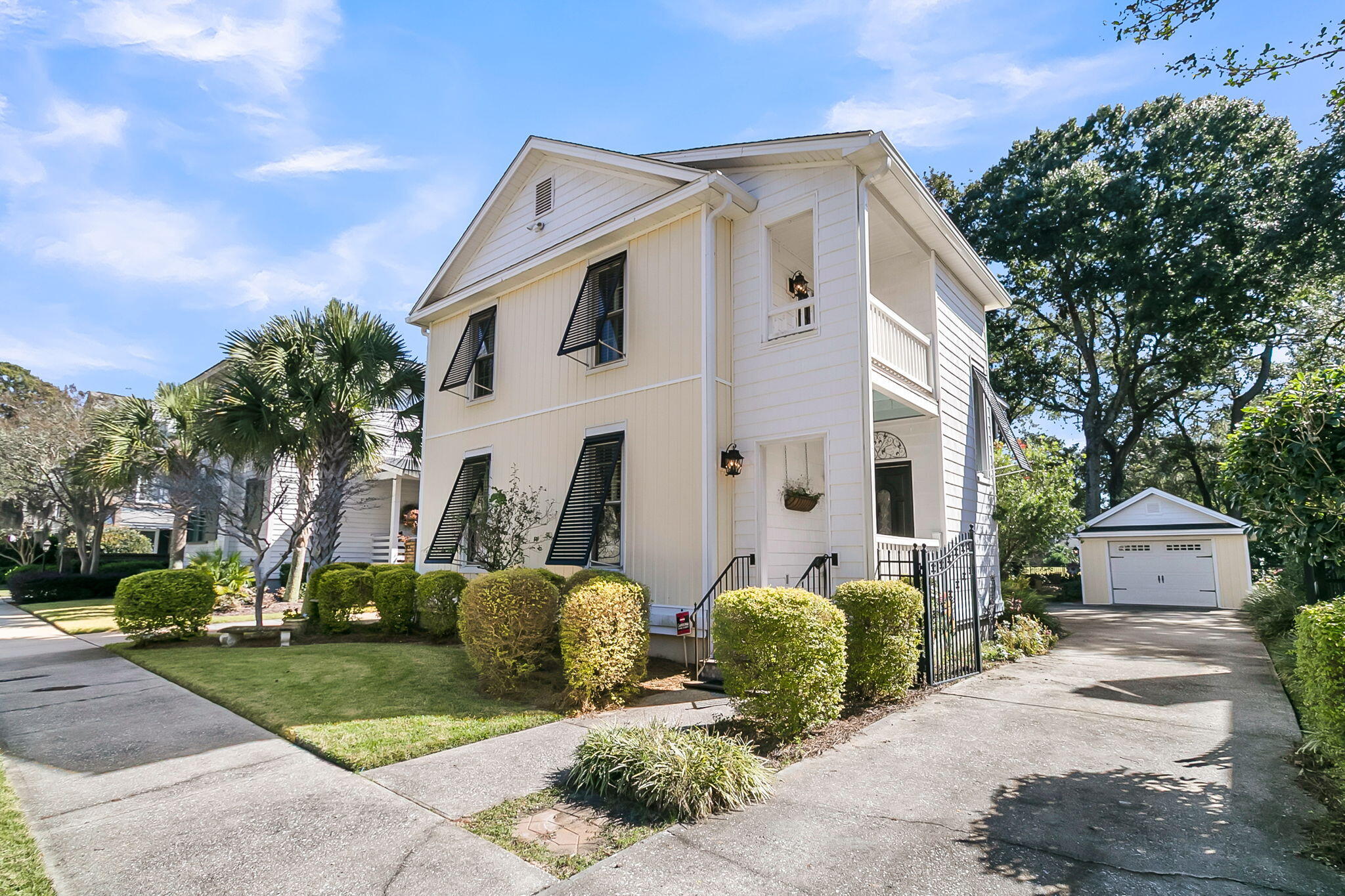 1050 Loyalist Lane Mount Pleasant, SC 29464 - Photo 2 of 31 CREM - 1050 Loyalist Lane-2