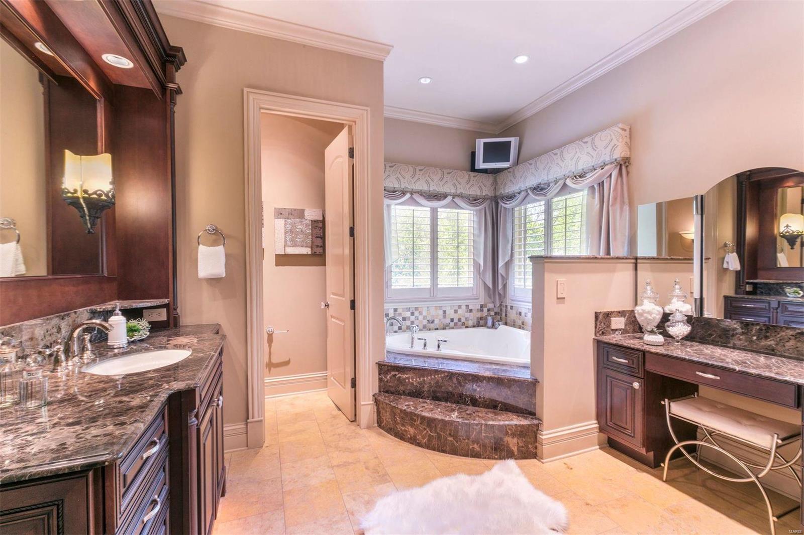 25 Deerfield Road Ladue, MO 63124 - Photo 16 of 25 Gallery Image 16