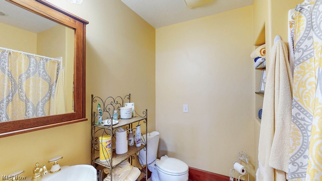 1431 Cedar Point Road Sandusky, OH 44870 - Photo 25 of 50 Full bathroom with toilet